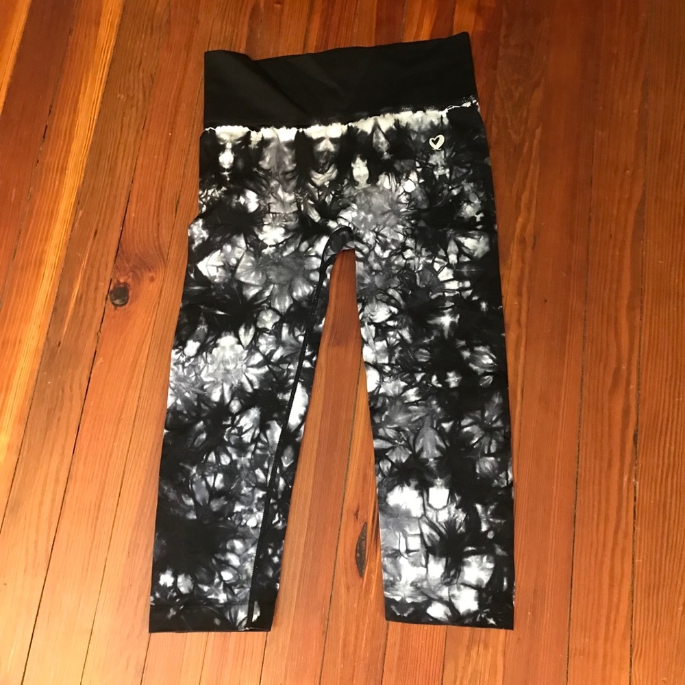 Black/white Capri Leggings, Size Small